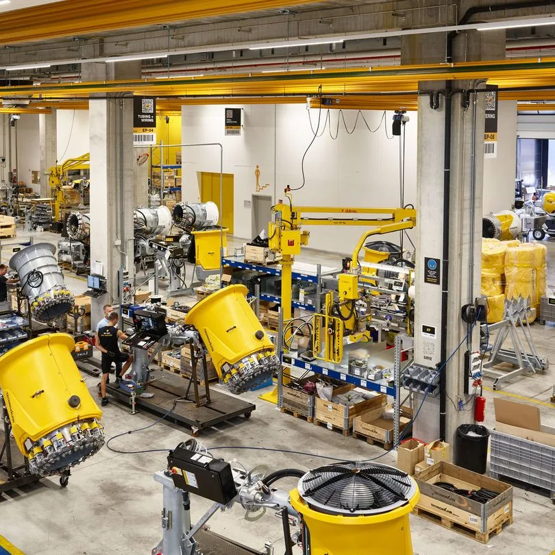 Instalații de înzăpezit | TAR technics oferă soluții complete pentru înzăpezire: consultanță, proiectare, mentenanță și generatoare de zăpadă. Peste 500 echipamente livrate.